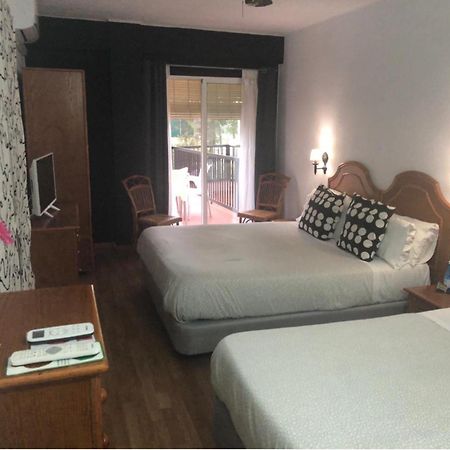 Hostal Victoria Altura Bagian luar foto
