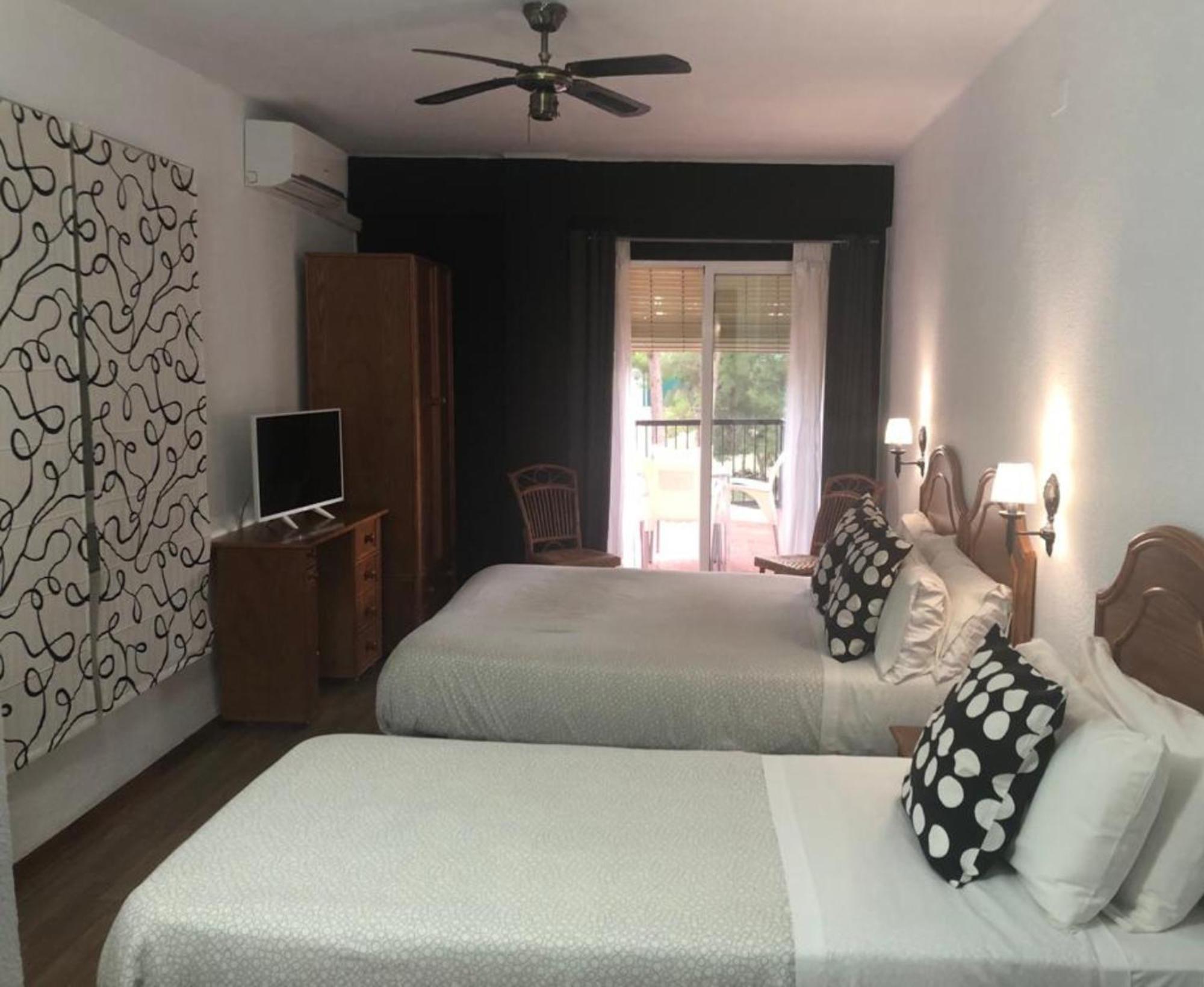 Hostal Victoria Altura Bagian luar foto