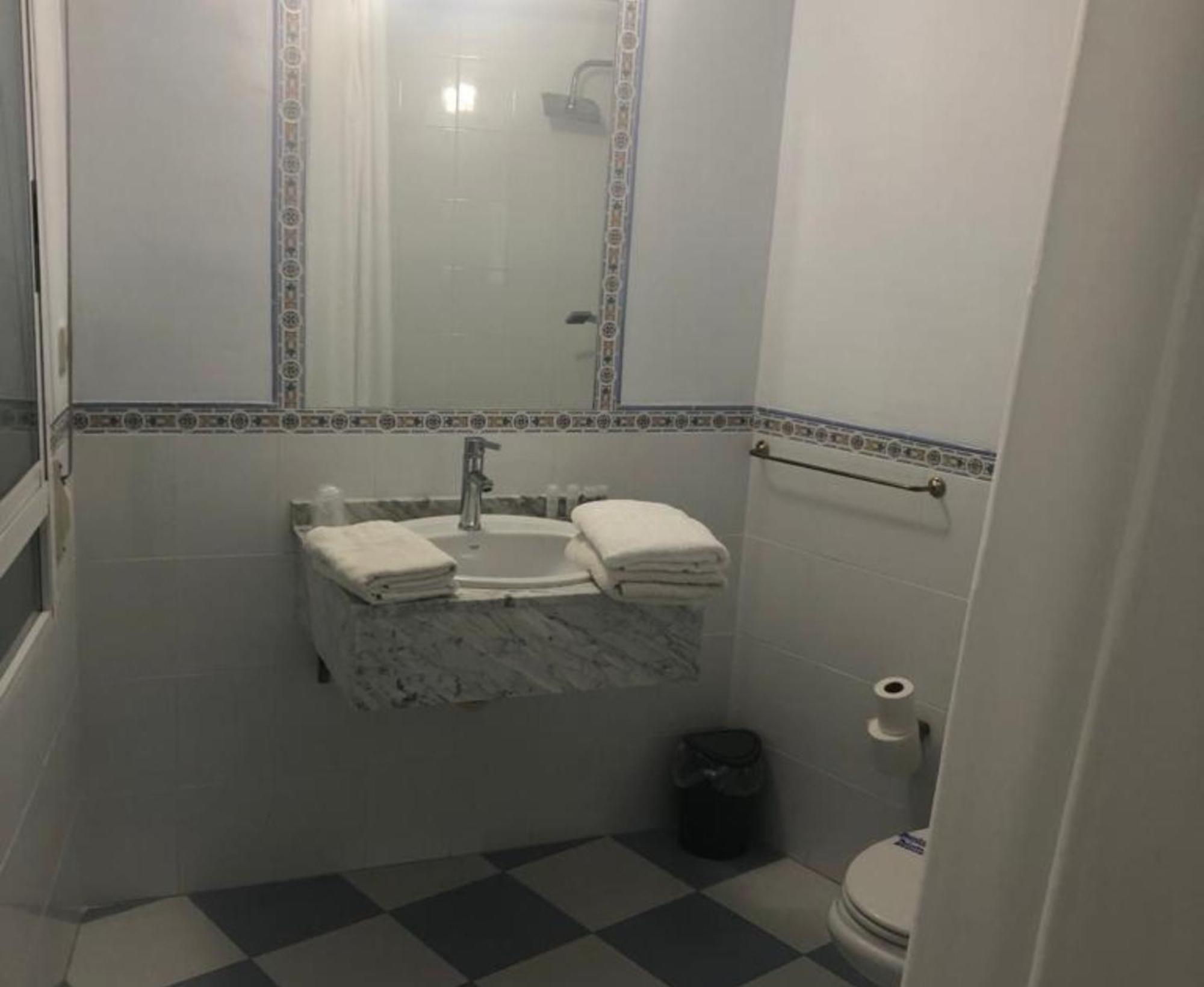 Hostal Victoria Altura Bagian luar foto