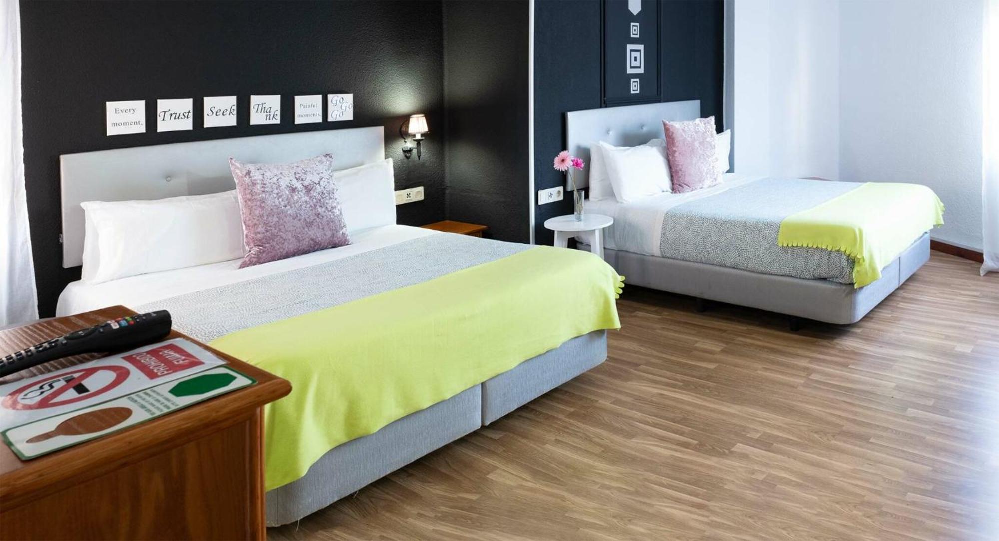 Hostal Victoria Altura Bagian luar foto