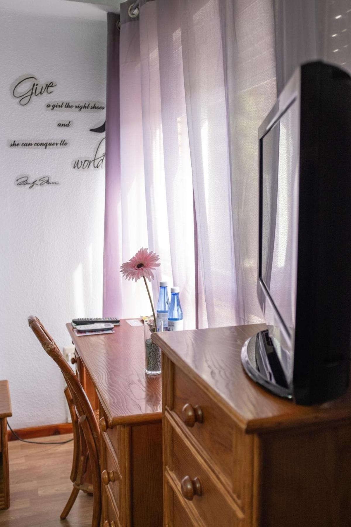 Hostal Victoria Altura Bagian luar foto